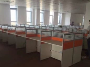 200余工位桌低價轉讓，僅需120元，助力武漢企業降本增效